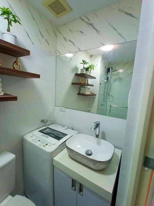 Cozy Studio Unit At Sun Residences Quezon City Εξωτερικό φωτογραφία